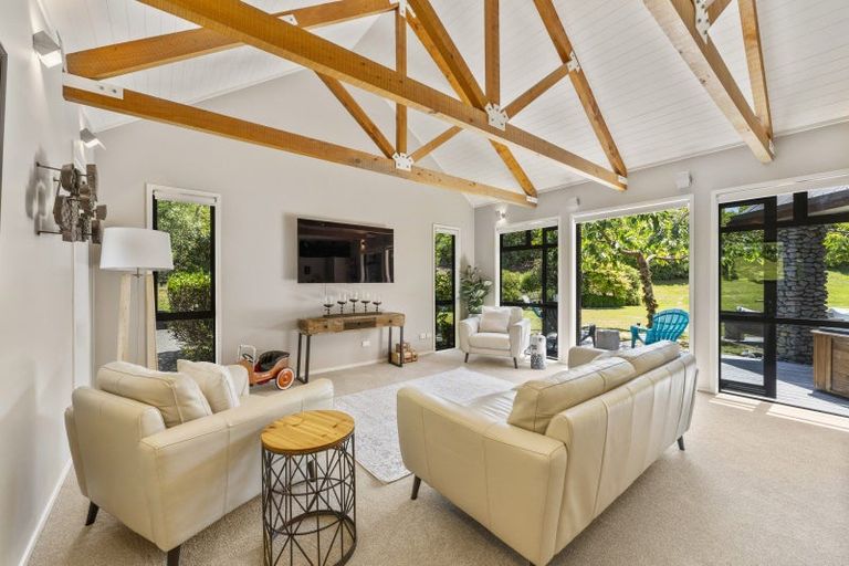 Photo of property in 208 Mapara Road, Acacia Bay, Taupo, 3385