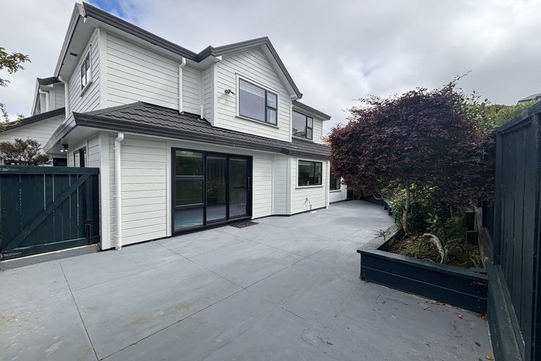 Photo of property in 18 Derry Hill, Churton Park, Wellington, 6037