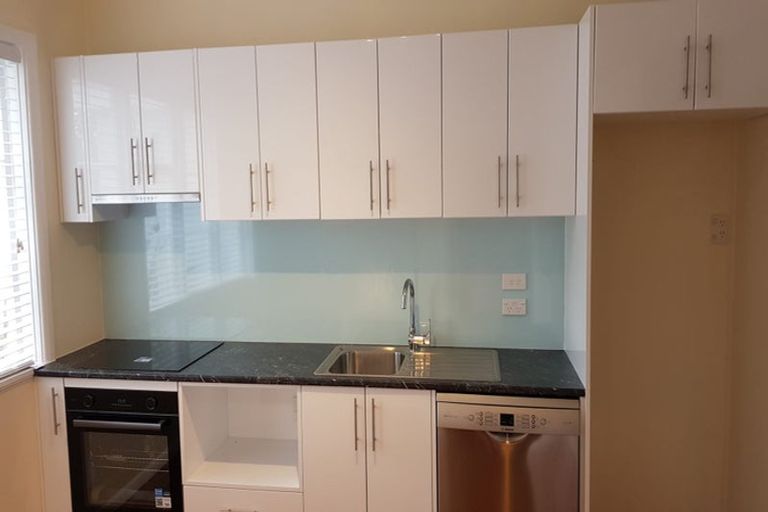 Photo of property in 5 Cressy Street, Waterloo, Lower Hutt, 5011