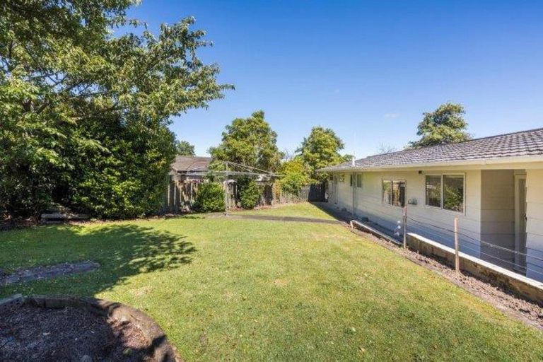 Photo of property in 42 Meadowbrook Drive, Cloverlea, Palmerston North, 4412