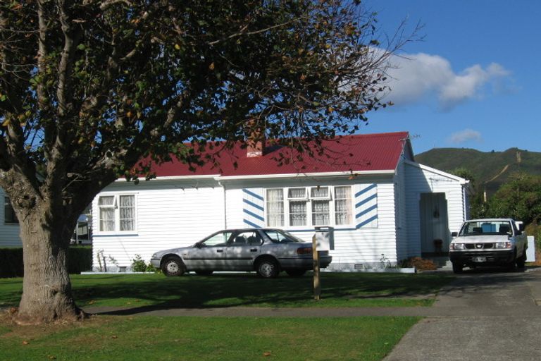 Photo of property in 4 Athlone Crescent, Boulcott, Lower Hutt, 5011