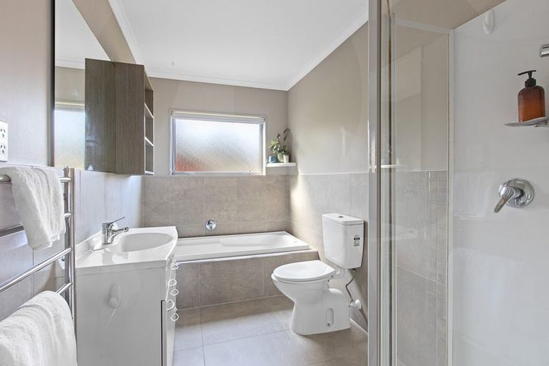 Photo of property in 57a Gledstane Road, Stanmore Bay, Whangaparaoa, 0932