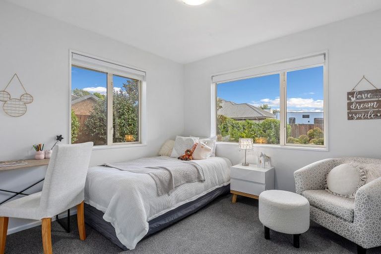 Photo of property in 7 Belgrove Place, Parklands, Christchurch, 8083