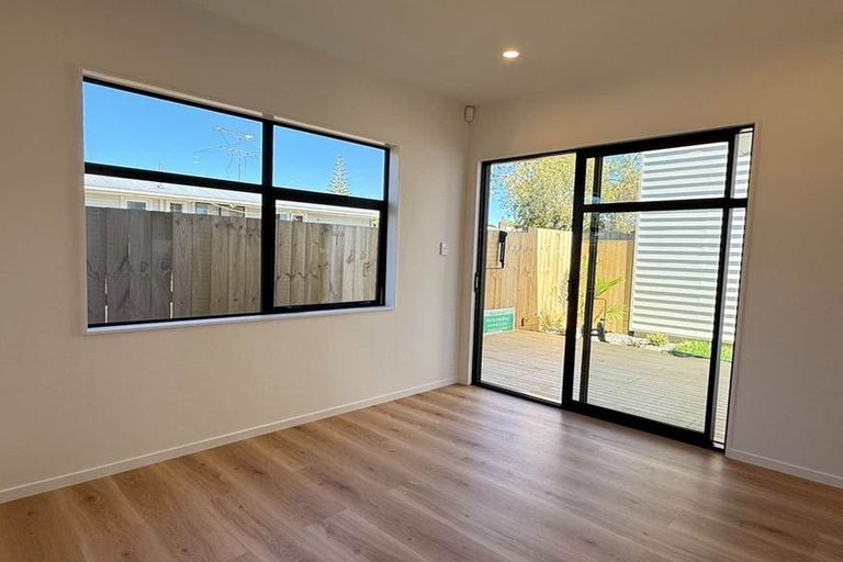 Photo of property in 102b Ennis Avenue, Pakuranga Heights, Auckland, 2010
