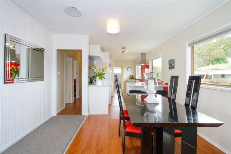 Photo of property in 13a Bay Street, Red Beach, 0932