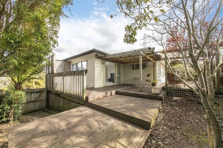 Photo of property in 5 Tellin Close, Massey, Auckland, 0614