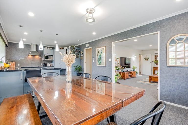 Photo of property in 76 John F Kennedy Drive, Milson, Palmerston North, 4414