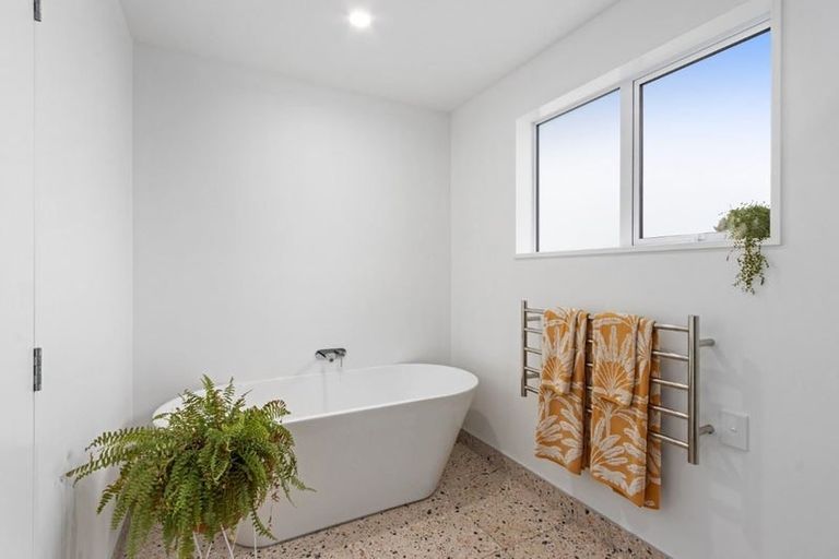 Photo of property in 77 Blighs Road, Strowan, Christchurch, 8052