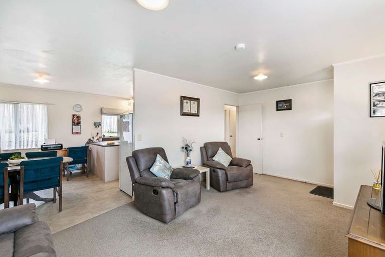 Photo of property in 2 Solea Road, Sunnyvale, Auckland, 0612