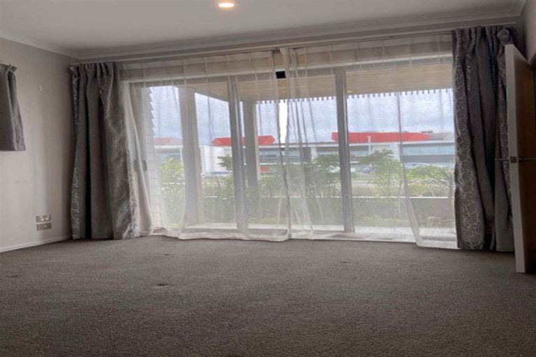 Photo of property in 83a Hobsonville Point Road, Hobsonville, Auckland, 0616