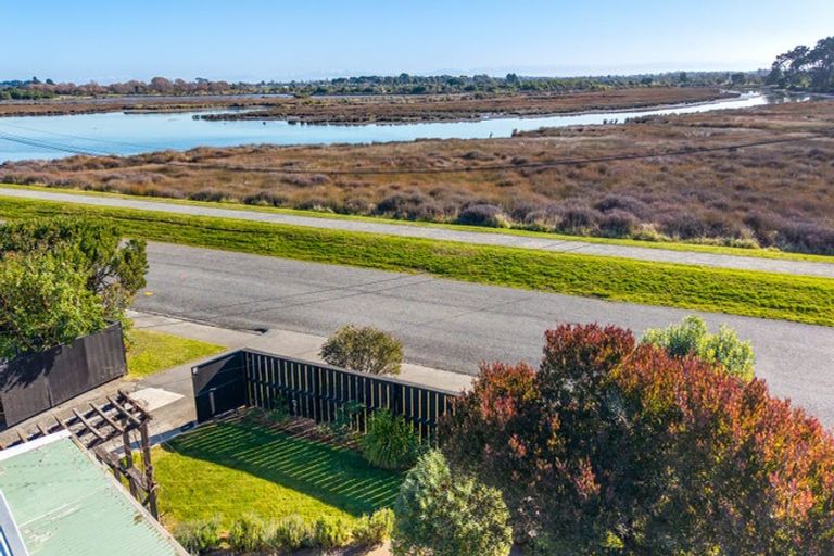 Photo of property in 11 Kibblewhite Street, New Brighton, Christchurch, 8061