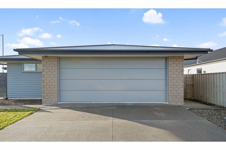 Photo of property in 1 Fry Place, Rolleston, 7614