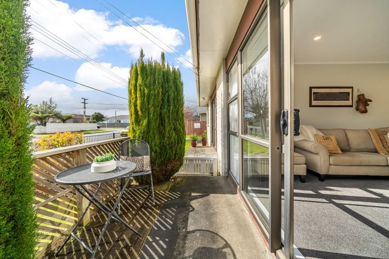 Photo of property in 2/48 Kowhai Avenue, Ebdentown, Upper Hutt, 5018