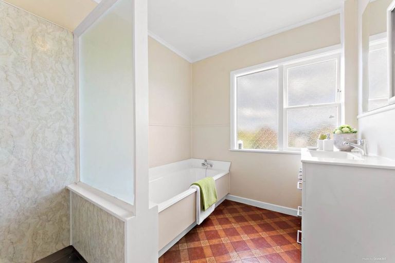 Photo of property in 2 Penders Place, Henderson, Auckland, 0610