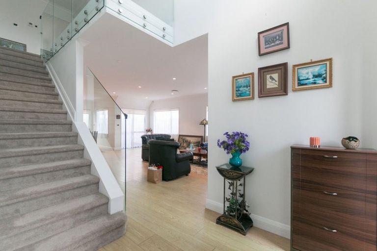 Photo of property in 69 Bordeaux Parade, Te Atatu South, Auckland, 0610