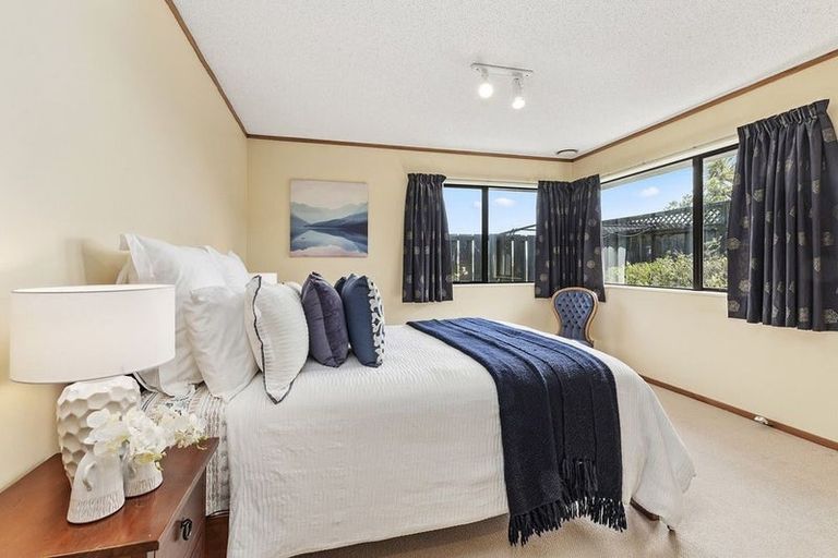 Photo of property in 31 Gurkha Crescent, Khandallah, Wellington, 6035