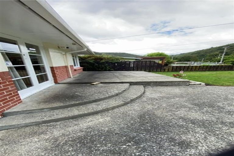 Photo of property in 210 Akatarawa Road, Birchville, Upper Hutt, 5018