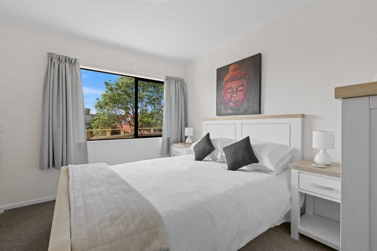 Photo of property in 2/64 Langana Avenue, Browns Bay, Auckland, 0630