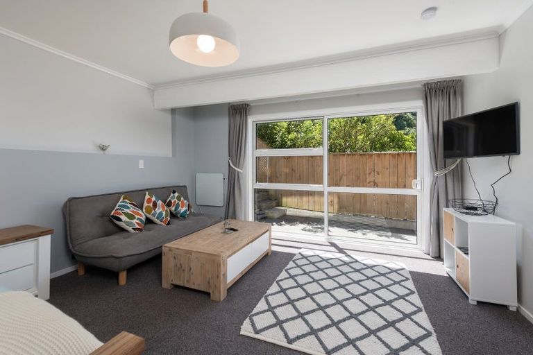 Photo of property in 10 Maybury Way, Island Bay, Wellington, 6023