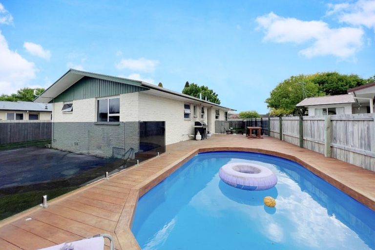 Photo of property in 81 Oakfield Crescent, Pukete, Hamilton, 3200