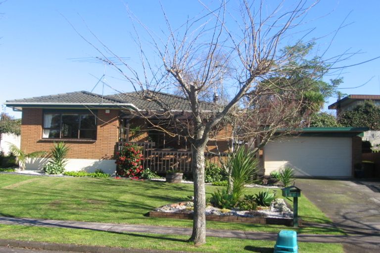 Photo of property in 14 Coulthard Terrace, Opaheke, Papakura, 2113