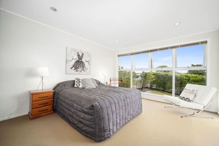 Photo of property in 1/8 Arrow Road, Forrest Hill, Auckland, 0620