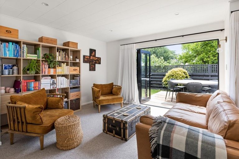 Photo of property in 5/2 Bill Ashcroft Grove, Havelock North, 4130