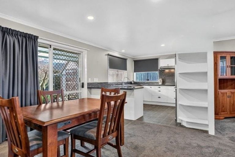 Photo of property in 35 Nottingham Drive, Hamilton East, Hamilton, 3216