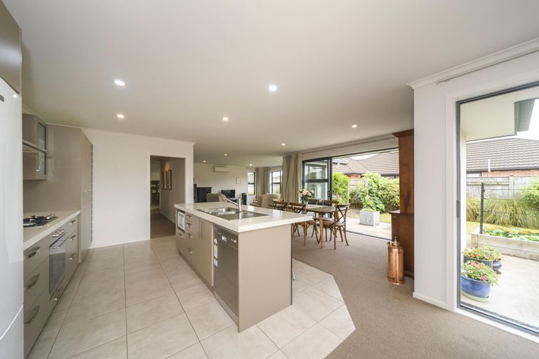 Photo of property in 7 The Oaks, Awapuni, Palmerston North, 4412