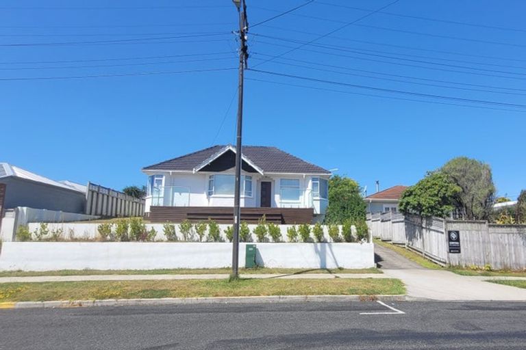 Photo of property in 11 Chilman Street, Strandon, New Plymouth, 4312