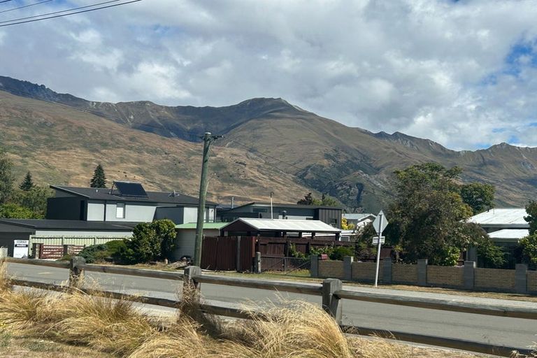 Photo of property in 112 Tenby Street, Wanaka, 9305