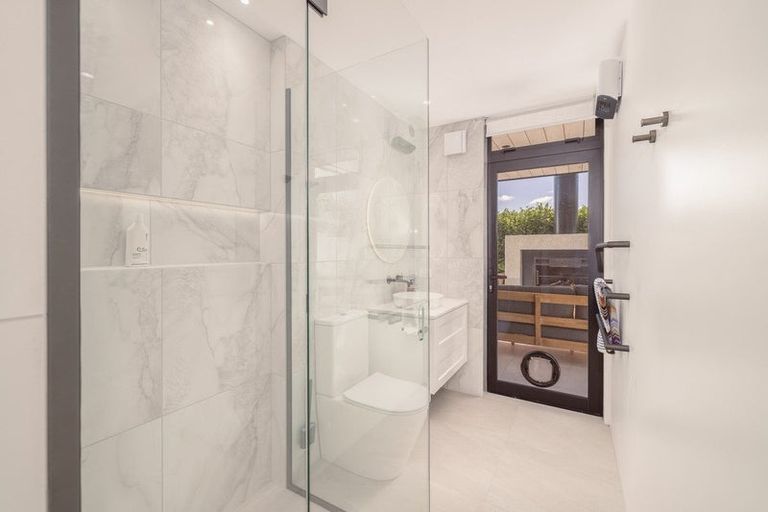 Photo of property in 8a Beachville Road, Redcliffs, Christchurch, 8081