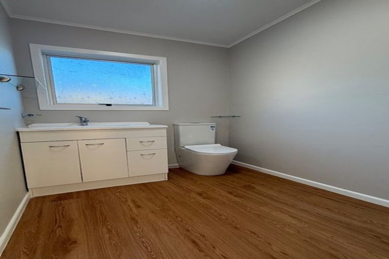 Photo of property in 5 Oak Avenue, Nawton, Hamilton, 3200