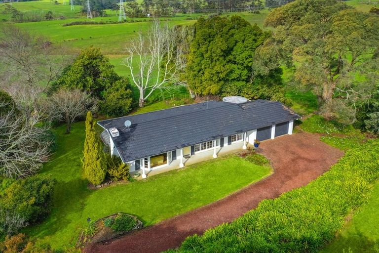 Photo of property in 68 Henwood Road, Taupaki, Henderson, 0782