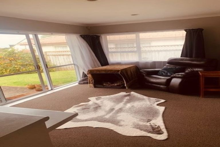 Photo of property in 39 Palmcrest Grove, Highland Park, Auckland, 2010