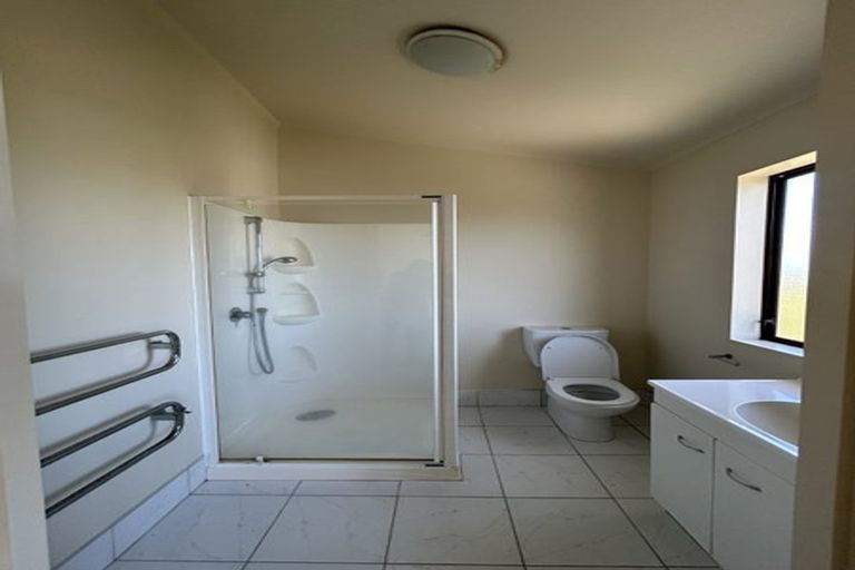 Photo of property in 5 Mitika Way, Strathmore Park, Wellington, 6022