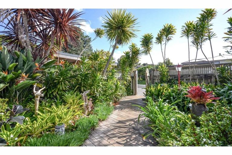 Photo of property in 44 Rangitane Loop Road, Kerikeri, 0294