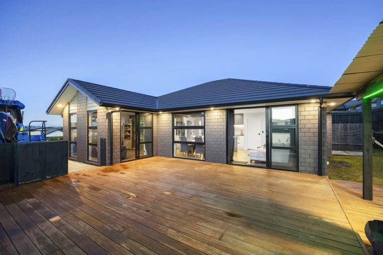 Photo of property in 15 Harriet Johnston Drive, Pokeno, 2402