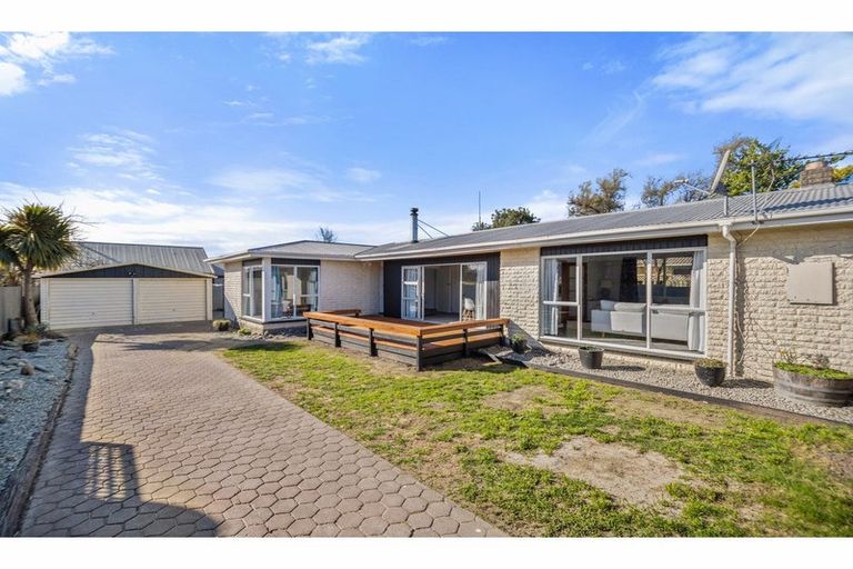 Photo of property in 8 Petries Road, Woodend, 7610