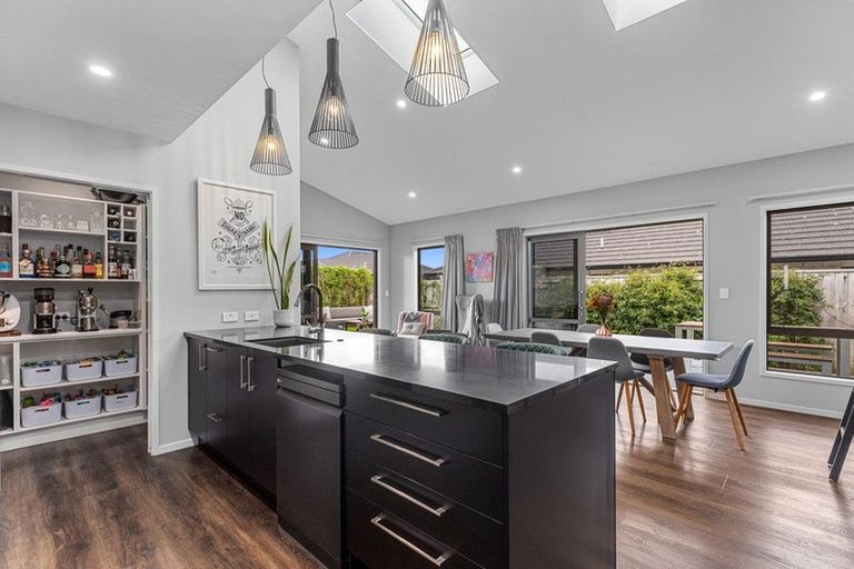 Photo of property in 27 Te Kio Crescent, Papamoa Beach, Papamoa, 3118