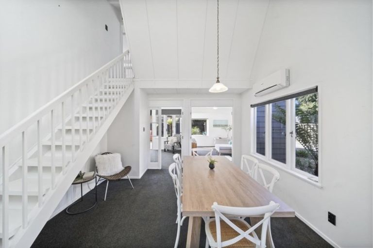 Photo of property in 1/195 Fisher Parade, Farm Cove, Auckland, 2012