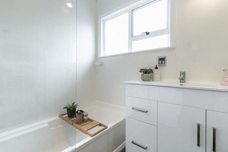 Photo of property in 18b South Street, Tawa, Wellington, 5028