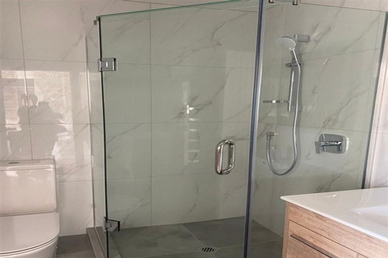 Photo of property in 71c Glenmore Road, Sunnyhills, Auckland, 2010