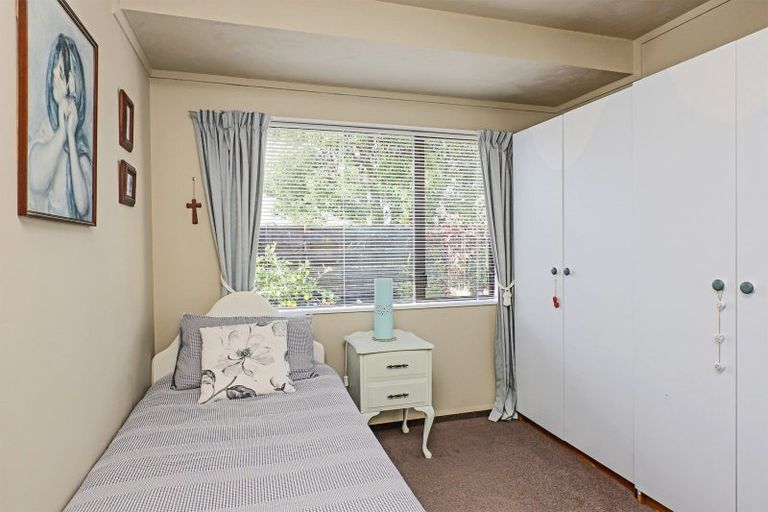 Photo of property in 12 Railey Place, Greenmeadows, Napier, 4112