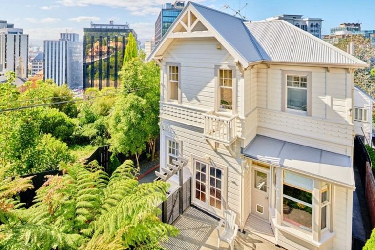 Photo of property in 57 Bolton Street, Kelburn, Wellington, 6012