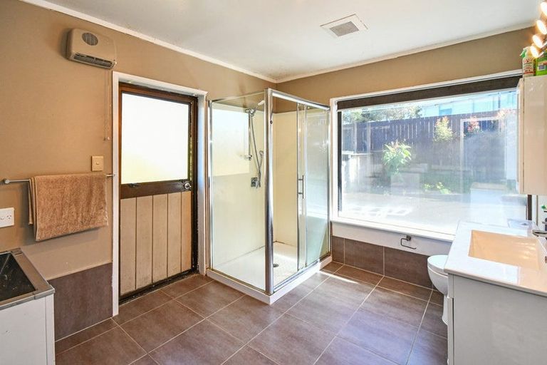 Photo of property in 24 Eugenia Rise, Totara Heights, Auckland, 2105