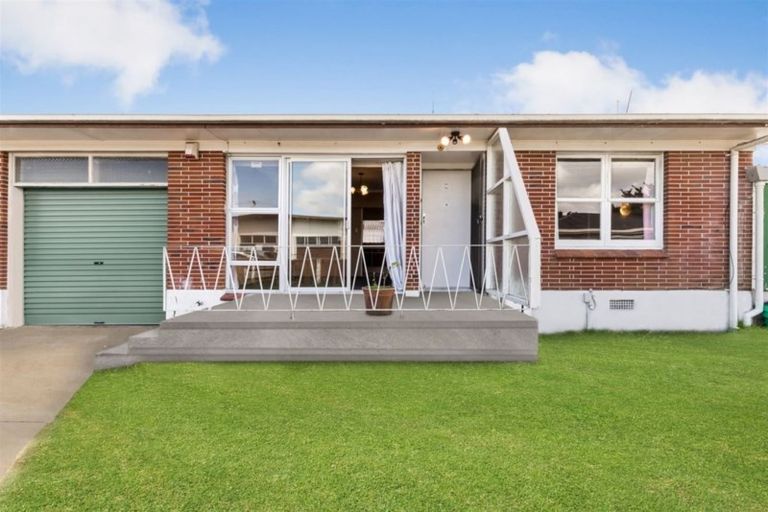 Photo of property in 2/11 Wentworth Avenue, Papatoetoe, Auckland, 2025