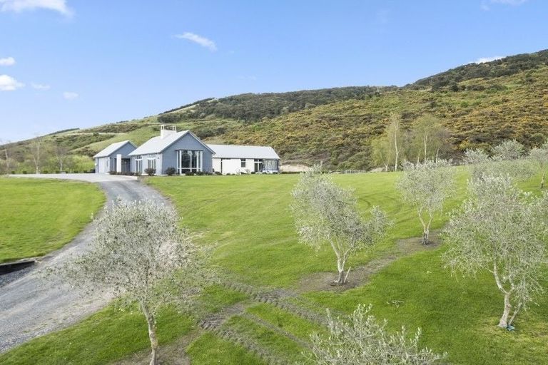 Photo of property in 412 Outram-mosgiel Road, North Taieri, Outram, 9073