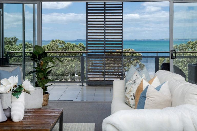 Photo of property in Ocean Breeze Apts, 23107/87 Clyde Road, Browns Bay, Auckland, 0630