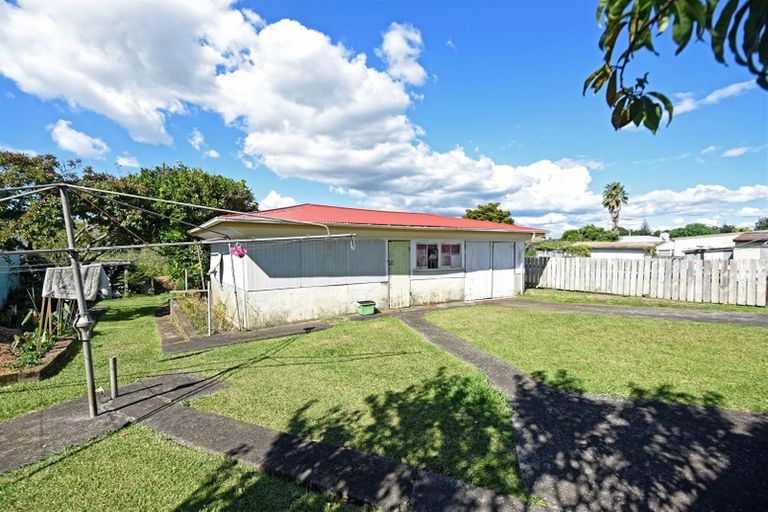 Photo of property in 33 Blake Road, Mangere East, Auckland, 2024